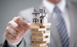 房地产融资的水龙头越拧越紧，房价会降吗？