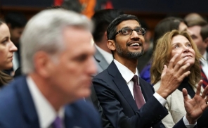 谷歌两位创始人双双“退位”，皮猜升职Alphabet帝国CEO独揽大权